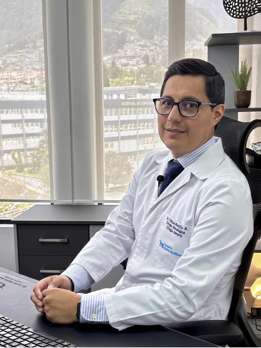 Dr. Carlos Riofrio Cirujano Oncologo Hospital Metropolirano
